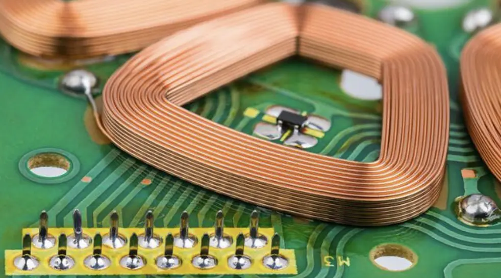 Perchè u laminatore di filu elettromagneticu hè essenziale per a produzzione moderna di filu?